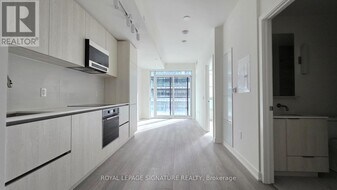 120 Broadway Ave in Toronto, ON - Building Photo