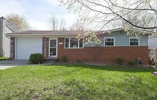 property at 660 Cloverdale Rd