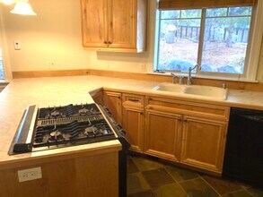 2473 NW Awbrey Rd, Unit 2473 NW Awbrey Rd #2 in Bend, OR - Building Photo - Building Photo