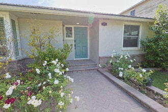 4334 Olive Ave in Long Beach, CA - Building Photo - Building Photo