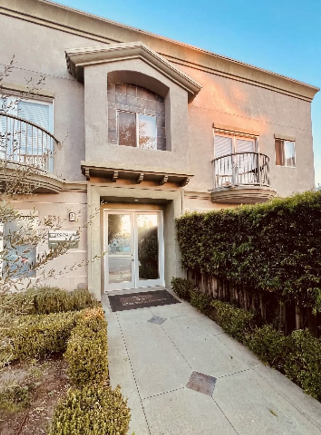 property at 6534 Balboa Blvd