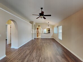 6911 Exeter Park Pl in Apollo Beach, FL - Building Photo - Building Photo