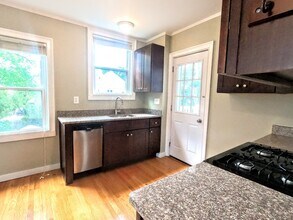 76 Farquhar St, Unit 2 in Boston, MA - Building Photo - Building Photo