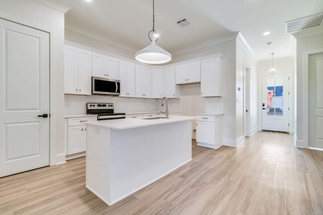 310 Edsall Ln in Lafayette, LA - Building Photo - Building Photo
