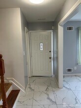 26 Netherwood Cir in Edison, NJ - Building Photo - Building Photo