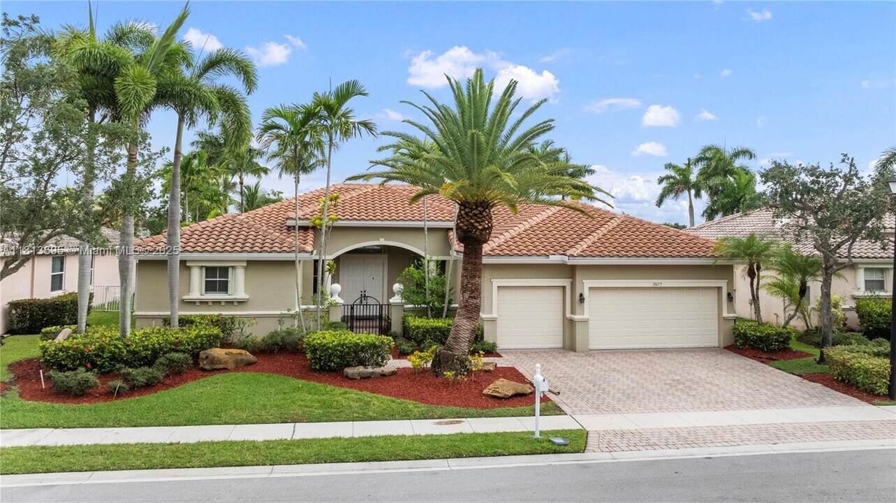 18659 SW 12th St in Pembroke Pines, FL - Building Photo