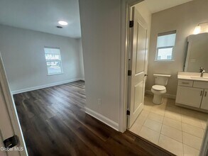 60 Weibel Ave in Saratoga Springs, NY - Building Photo - Building Photo