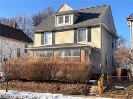 100 Fairbanks St in Rochester, NY - Building Photo