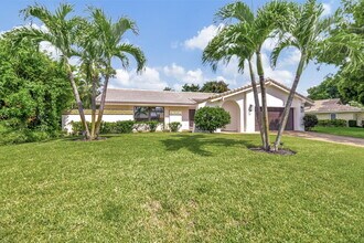 804 Foxpointe Cir in Delray Beach, FL - Building Photo - Building Photo