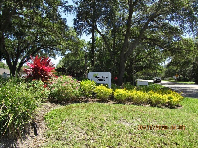 3553 Longmeadow in Sarasota, FL - Building Photo - Building Photo