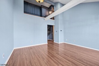 3120 Revere Ct in Hillsborough Township, NJ - Foto de edificio - Building Photo