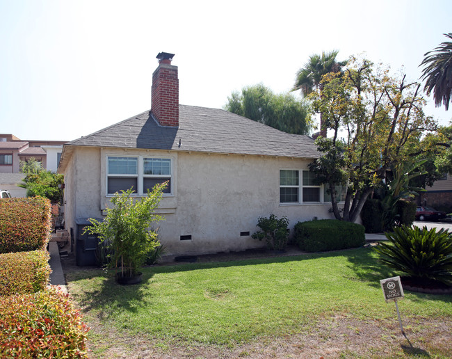 1226 Valley View Rd in Glendale, CA - Building Photo - Building Photo