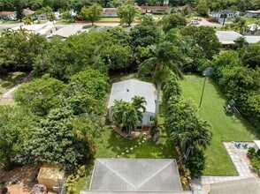 2456 Jackson St in Hollywood, FL - Building Photo - Building Photo