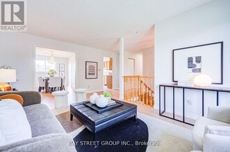 750 Griffith St in Oshawa, ON - Building Photo - Building Photo