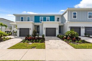 7834 Spectrum Dr in Kissimmee, FL - Building Photo