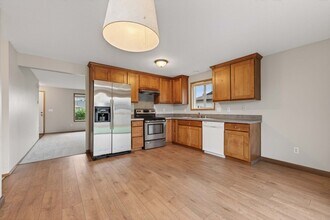 16905 NE 19th St in Vancouver, WA - Building Photo - Building Photo