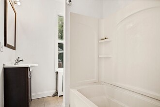15 W Water St, Unit 2 in Wakefield, MA - Building Photo - Building Photo