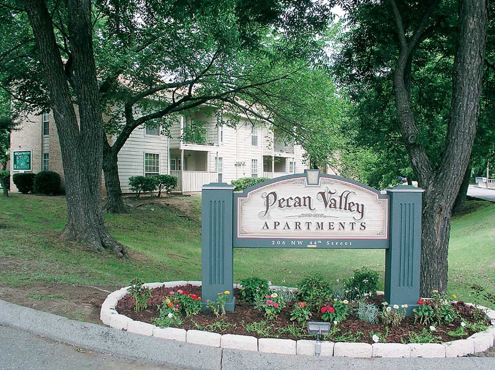 Pecan Valley Apartments in Lawton, OK - Building Photo