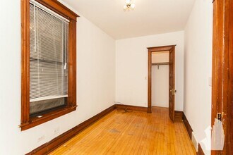 2730 N Wayne Ave, Unit 2 in Chicago, IL - Building Photo - Building Photo