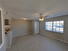 6415 S Roberts Ave in Tampa, FL - Building Photo - Building Photo