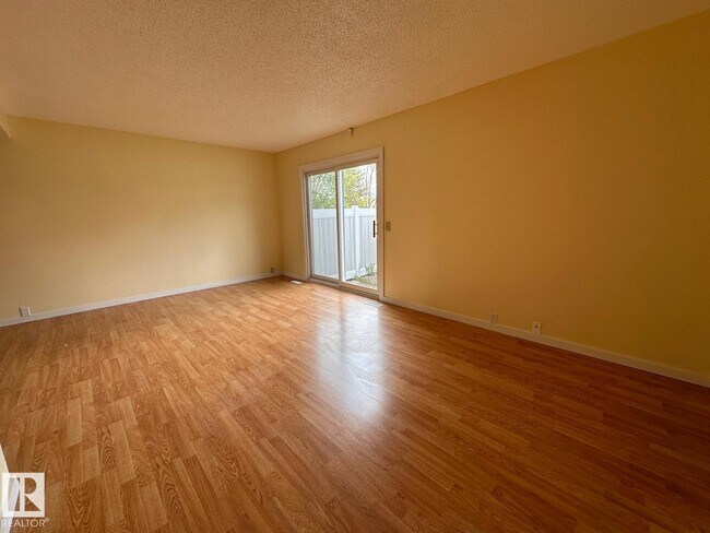 2024 57 St NW in Edmonton, AB - Building Photo - Building Photo