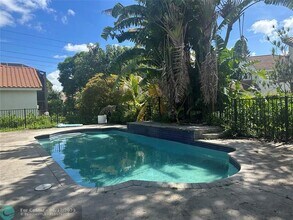 4755 Chardonnay Dr in Coral Springs, FL - Building Photo - Building Photo