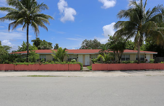 521-527 NE 14th Ct in Fort Lauderdale, FL - Building Photo - Building Photo