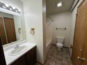 213 19th St SE in Watertown, SD - Building Photo - Building Photo