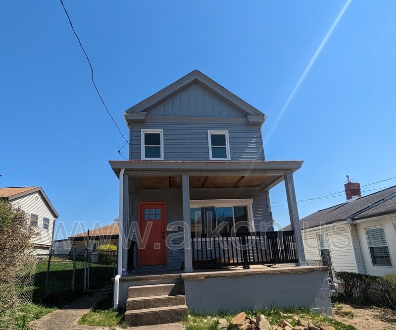 102 Glenbury St in Pittsburgh, PA - Building Photo