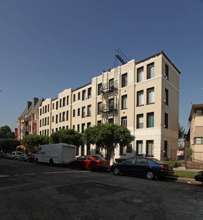 Casa California Apartments in Los Angeles, CA - Building Photo