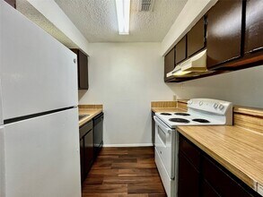 410 Bryan St, Unit 10 in Denton, TX - Building Photo - Building Photo