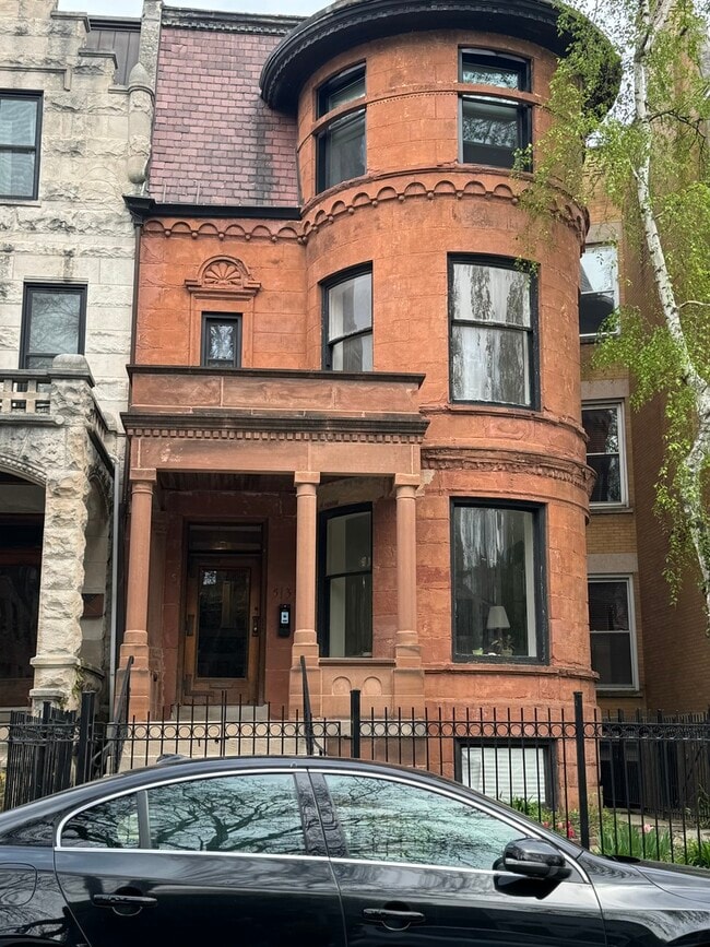 property at 5135 S Dorchester Ave