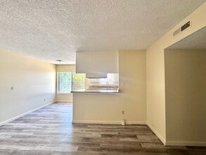 7134 Westview Pl, Unit Nadia in Lemon Grove, CA - Foto de edificio - Building Photo
