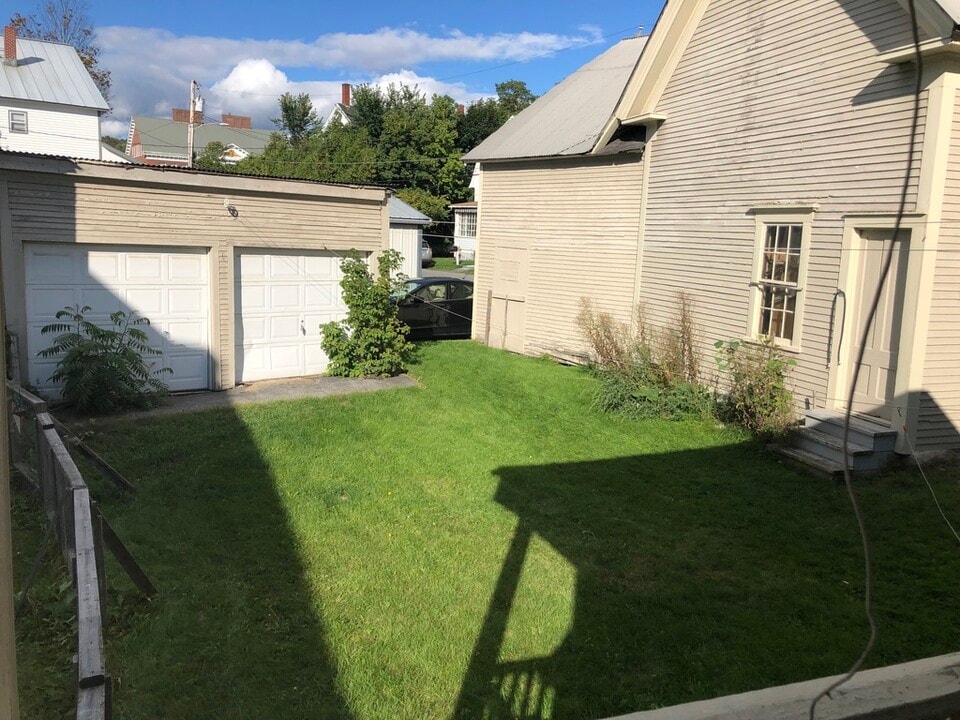 164 Washington St, Unit 1 in Barre, VT - Building Photo