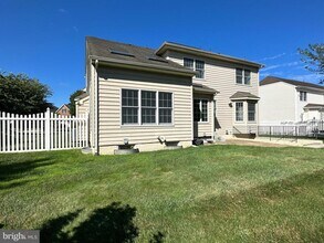 18429 Polynesian Ln in Germantown, MD - Building Photo - Building Photo