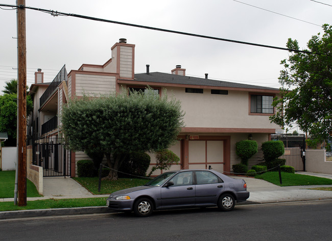 11431 Gale Ave in Inglewood, CA - Building Photo - Building Photo