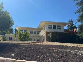 22319 MacFarlane Dr in Los Angeles, CA - Building Photo - Building Photo