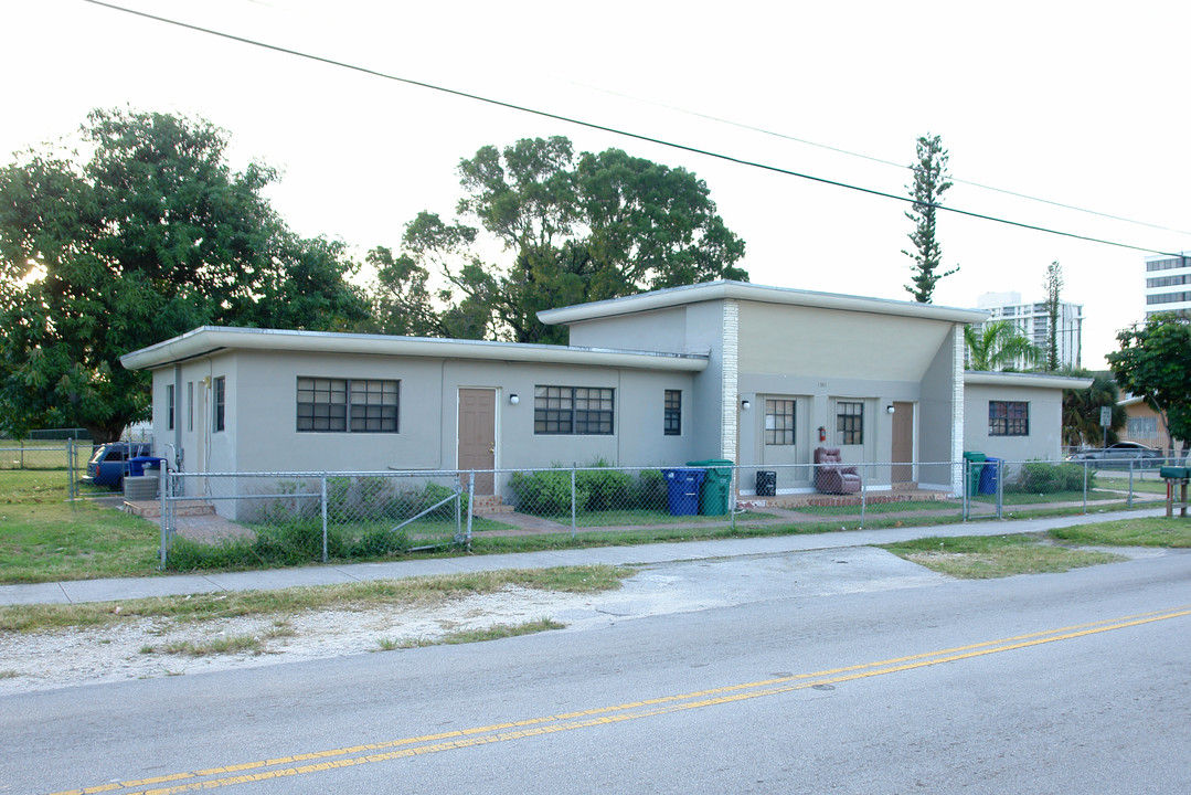 1301 NE 110th St in Miami, FL - Building Photo