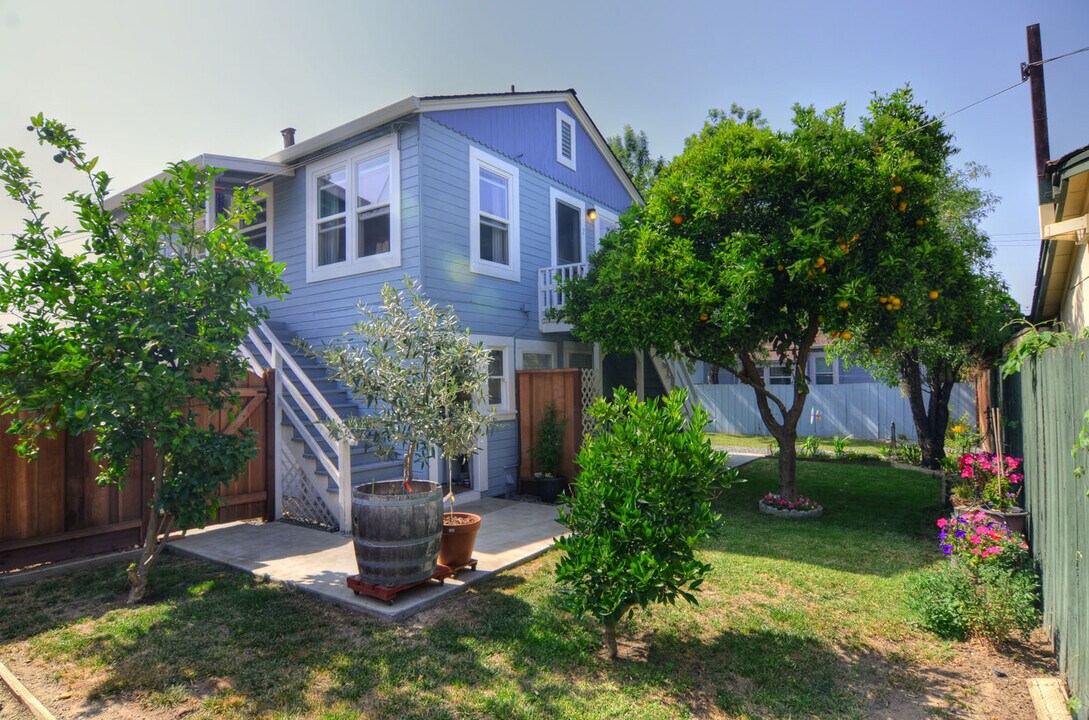 46 E Rincon Ave in Campbell, CA - Building Photo