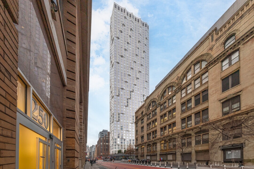 11 Hoyt St in Brooklyn, NY - Building Photo