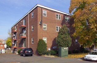 929 Hancock St in Quincy, MA - Building Photo
