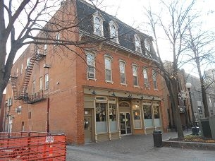 Blackstone in Iowa City, IA - Building Photo