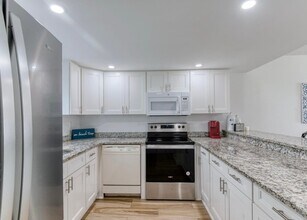 2100 Ocean Shore Blvd in Ormond Beach, FL - Building Photo - Building Photo