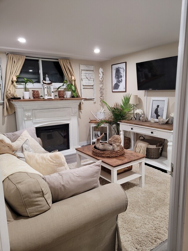 7012 Sunhaven Dr in Niagara Falls, ON - Building Photo - Building Photo