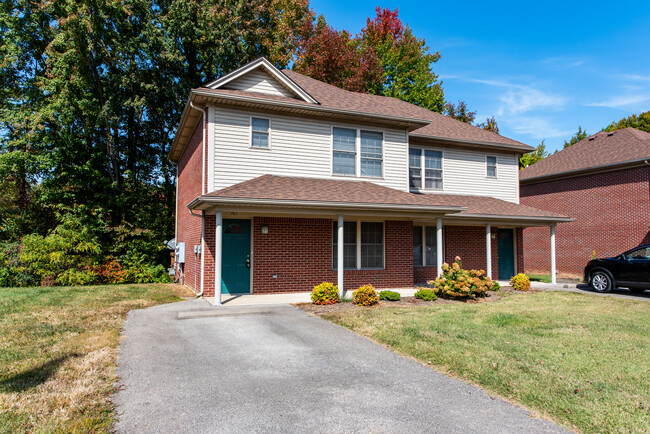 Somerset Court in Sellersburg, IN - Foto de edificio - Building Photo