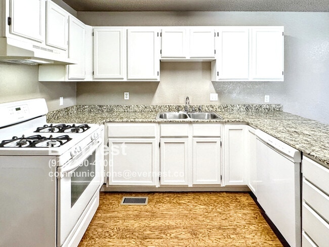 8126 E 65th Pl in Tulsa, OK - Building Photo - Building Photo