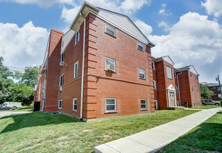 Amber Woods Apartments in Cincinnati, OH - Building Photo - Building Photo