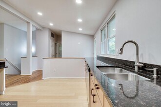 6525 Byrnes Dr in McLean, VA - Building Photo - Building Photo