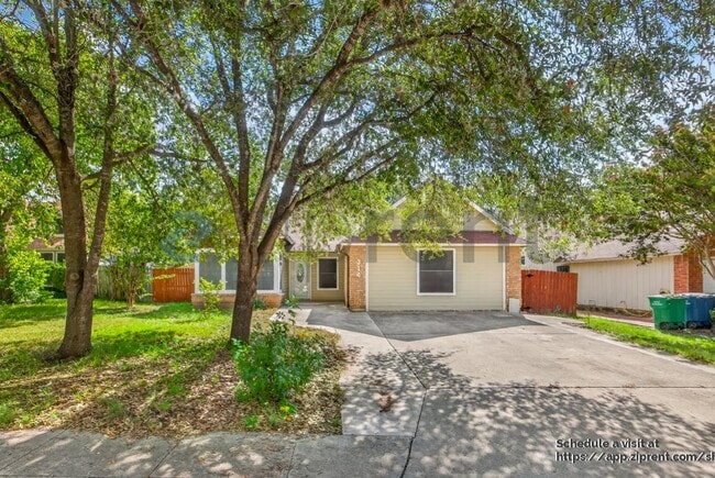 8314 Clays Point in San Antonio, TX - Building Photo - Building Photo