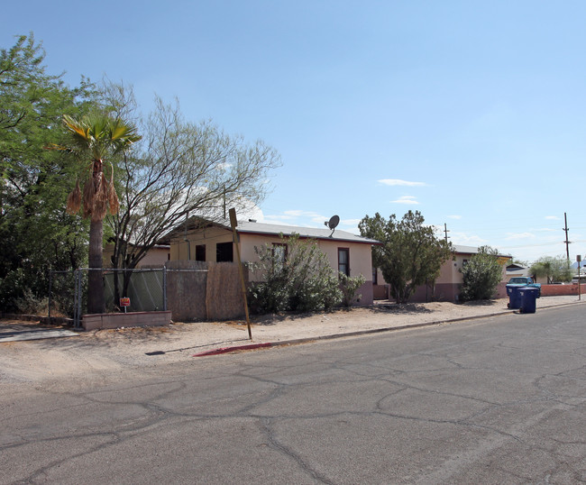 1030 E Lee St in Tucson, AZ - Foto de edificio - Building Photo